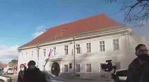 #Croatia hit by a strong earthquake, Croatia the video shows the intensity of the earthquake watch as debris fall behind Darinko Dumbović, Mayor of Petrinja the city that was one of the worst hit in the European nation. #prayforcroatia #Earthquake | NewsMobile