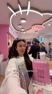Would you wait 45 MINUTES FOR HELLO KITTY CAFE CHICAGO?! 🎀🧁