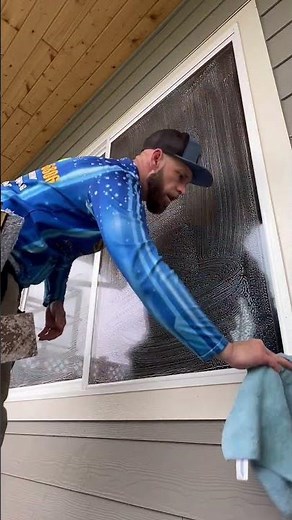 How to clean a window | Bellingham, WA window cleaning