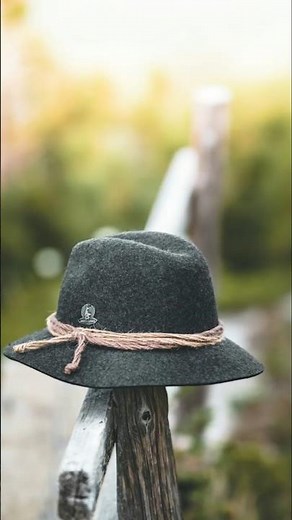 🎩 At the Drop of a Hat | English Idiom Etymology Explained | Fantastic Phrasal #shorts