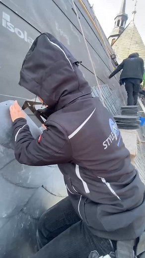 Neuzugang im Style-Dach Team: Nele bringt frischen Wind ins zweite Lehrjahr Weitere Infos: https://style-dach.com/neuzugang-im-style-dach-team-nele-bringt-frischen-wind-ins-zweite-lehrjahr/ | Style Dach - Aus Liebe zum Handwerk