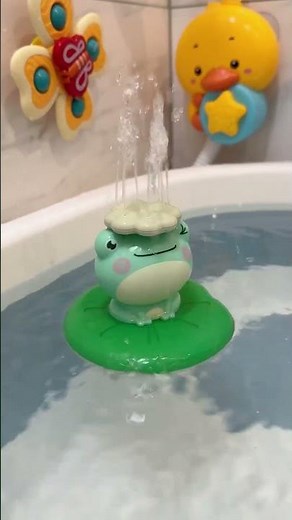 Spraying Frog Bath Toy Demo – Watch the Frog Fountain in Action!