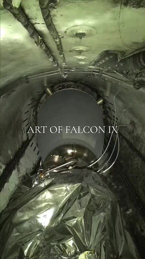 FALCON 9 Falcon 9 adalah kendaraan peluncuran angkat menengah dua tahap yang dapat digunakan kembali sebagian [ d ] yang dirancang dan diproduksi di Amerika Serikat oleh SpaceX . Peluncuran Falcon 9 pertama dilakukan pada 4 Juni 2010, dan misi pasokan ulang komersial pertama ke Stasiun Luar Angkasa Internasional (ISS) diluncurkan pada 8 Oktober 2012. [ 14 ] Pada tahun 2020, Falcon 9 menjadi roket komersial pertama yang meluncurkan manusia ke orbit. [ 15 ] Falcon 9 telah dikenal karena keandalann