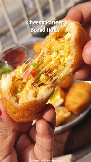 Cheese Paneer Bread Rolls 😋 #shorts #viral #food #shortvideo #youtubeshorts