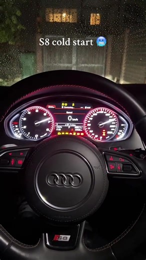 Audi S8 Cold Start Demonstration