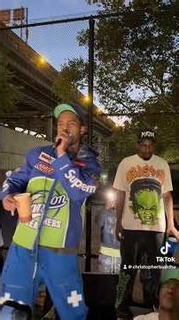 ‪@DaveEast‬ performs live in QueensBridge #daveeast #queensbridge #harlem #hiphop #nyc