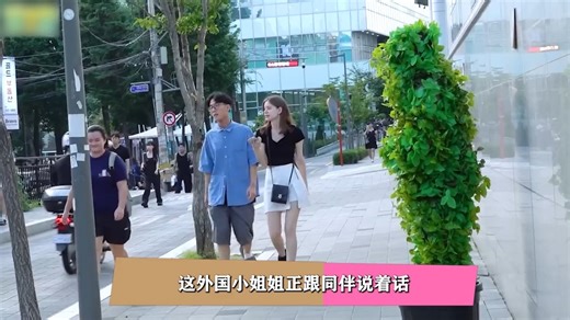 奇葩恶作剧！小哥伪装成树整蛊路人，搞笑表情出炉！