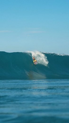 Imagine getting this barrel the first time you compete in Brazil! That’s exactly what happened to @badr_eddine_chajri 🇧🇷 #ibcworldtour #ibc #ibc2025 #bodyboard | IBC Bodyboarding World Tour