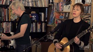 24K views · 979 reactions | «Luka» es una canción grabada por Suzanne Vega y publicada como sencillo en 1987. Ha sido su éxito más vendido en los Estados Unidos alcanzando el número 3 en la Billboard Hot 100. Esta canción fue una de las primeras en tratar el tema del abuso infantil y la violencia doméstica. | Videos Musicales Solo En Hd | Facebook