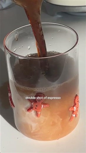 How to Make an Iced Gingerbread Latte | Easy Christmas Coffee Recipe