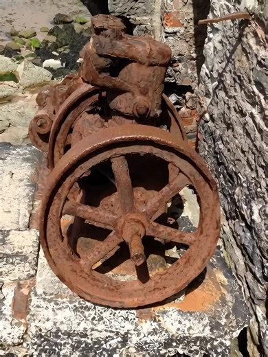 spray rust cleaner #satisfying #spray #Rust @Rust & Shine | sprays