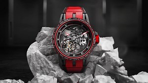 Carbonise an icon! Revolutionary Excalibur Spider Carbon Flying Tourbillon has arrived to the #RogerDubuis boutiques. #Excalibur #DaretobeRare | Roger Dubuis
