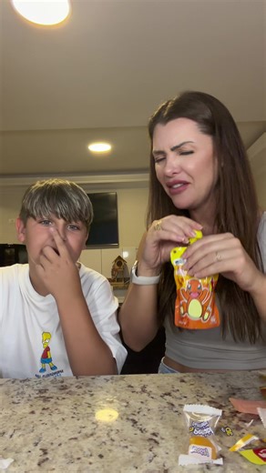 Experimentando Doces Importados: Balas e Sabor Curioso