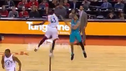 Jeremy Lamb hits impossible buzzer beater