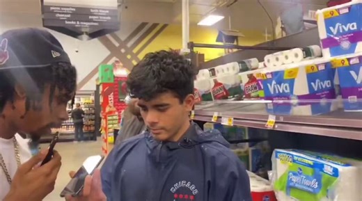 Child predator got sucker punched for trying to meet a little girl 😬😬