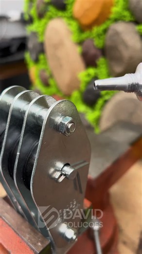 Heat loosens screws #MechanicalTips #DIYHacks #WorkshopTricks