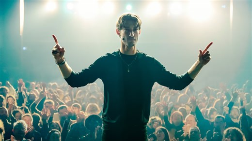 "Gourou" avec Pierre Niney: Jim Jones, David Koresh, Raël... Ceux-là étaient bien réels