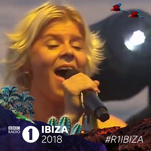 🌅❤️ Robyn played Dancing On My Own against the sunset in Ibiza and it was VERY SPECIAL 🌅❤️ | BBC Radio 1