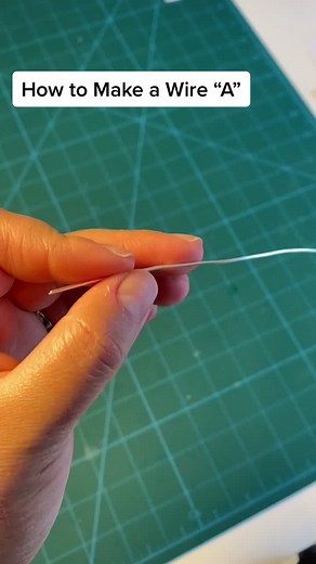 How to Make a Wire Letter - Wire Jewelry Tutorials