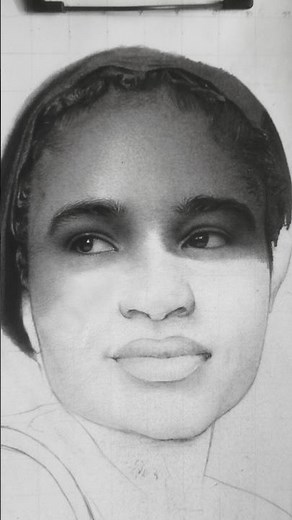 Dessiner un portrait réaliste aux crayons graphites #dessin #art #drawing #portrait # #artist