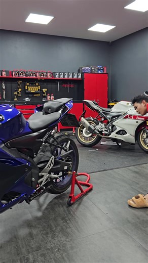 8K views · 236 reactions |  ส่งงานติด Quick Shifter R15 V4  ปลั๊กตรงรุ่น พร้อมสับมันสับระเบิด ได้แล้ววันนี้ที่ OR6D Original  #OR6D #OR6DCARBONSTICKER #or6doriginal #yamaha #R15 #r15 #yzfr15 #r15v4 #R15M | OR6D Original - ศูนย์บริการ อะไหล่แต่งและเซอร์วิส | Facebook