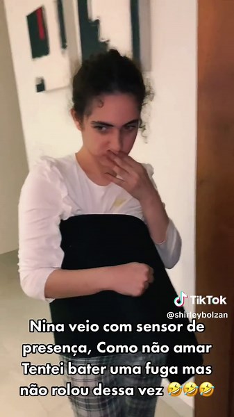 Dia de banho tranquilo, mas Nina não deixou