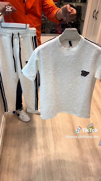 AvvA Clothing Store على TikTok