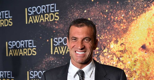 "Ça paraît dur, injuste" : atteint d'un cancer, Christophe Pinna (Star Academy) se confie sur son "protocole de chimiothérapie assez dur" et le "tunnel" qu'il a traversé