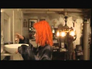 Milla Jovovich: The Fifth Element - Leeloo - Chicken...good