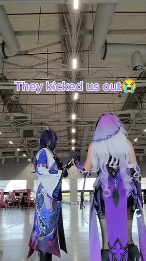 Acheron and Blackswan Cosplay at Convention