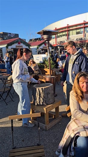 All the hallmark vibes at Christkindlmarkt AND you never know who you're going to see 👀 Nov 21-23 & 28-30 Fargo Civic Center $10, 17 yo & under FREE [unlimited re-entry] Fridays 12-9pm Saturdats 12-9pm Sundays 12-6pm | Folkways