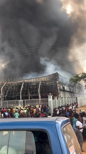 The China City Mall located around Kumasi Santasi is currently on fire. | Mario GH Mario