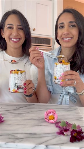 This isn’t your classic chia pudding 🤍It’s more like a fresh fruit salad layered over a creamy, mango-coconut chia base it’s light, refreshing, and packed with texture. #fooddolls #chiapudding #fruitsalad #ramadan2026 | Food Dolls