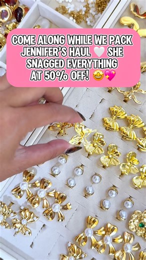 6.6K views · 380 reactions | Grab a seat pack with me!  Jennifer saved 50% on these stunning pieces 朗 | Asmr Packaging | Facebook