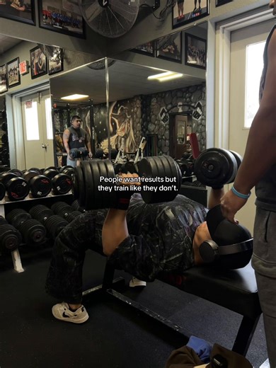 Gente quiere resultados pero entrenan como si no.#viral #real #gym #codealex code ALEX @Controlled insanity @Kevstrength