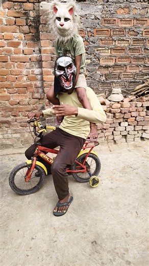 😭😄👍Hira iske upar pair rakhkar baithte Hain😄😭👍 #funny #comedy #shorts #short #viral #video #trending