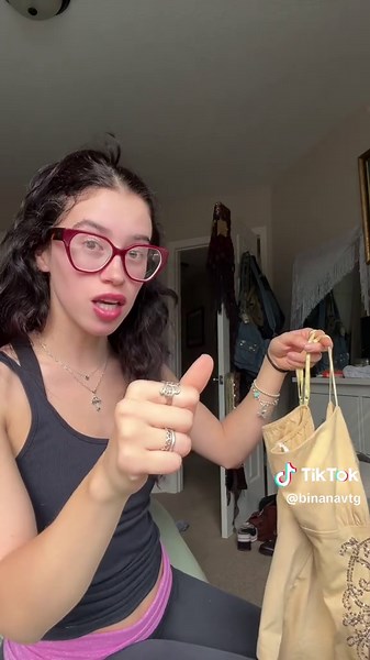 Legend has it that Ana is still speechless 😟 MIAMI LOCALS I’ll be in Miami this Sunday at magic city flea!!!! Hope to see you there:) #haul #fyp #fashion #y2k #reseller