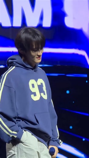 mer ⭑ on Instagram: "mark soundcheck today! #mark #marklee ©️Ark8o2 | LeRayonVert_mk | daohae | ARINAROUND‬"