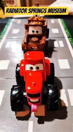 Watch Tractor change color to bright red, grow to 3 times size and start chasing Mater #pixarcars