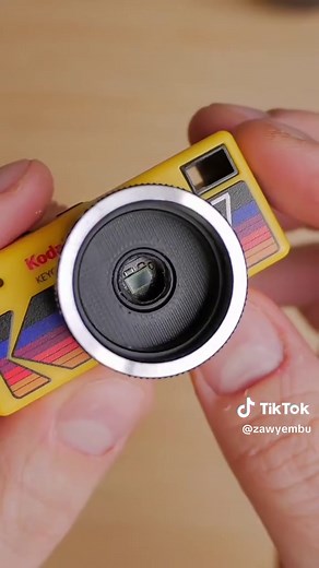 KODAK Charmera Keychain Digital Camera Review
