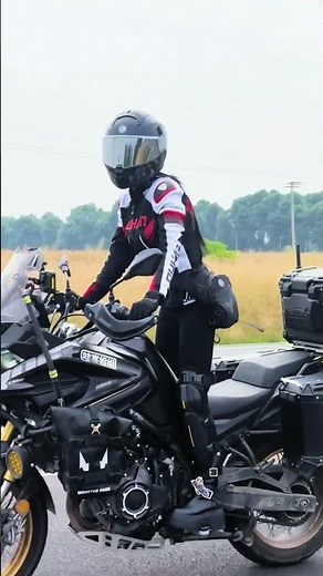 Less Wind Noise, More Comfort | ILM MF510 Full Face Helmet MF510 Gloss Black. Link in bio! | ILM