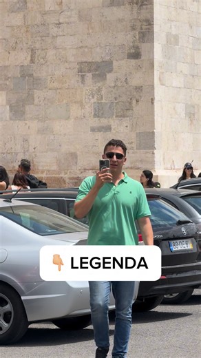 ⛪✨ Mosteiro dos Jerónimos – O tesouro dos Descobrimentos! Localizado em Belém, o Mosteiro dos Jerónimos é uma das obras-primas da arquitetura Manuelina e Patrimônio Mundial da UNESCO. Construído no século XVI, ele celebra a grande epopeia marítima portuguesa e a viagem de Vasco da Gama rumo à Índia. 🌍⚓ 📌 O que torna este lugar tão especial? ✔ Arquitetura deslumbrante com detalhes esculpidos em pedra ✔ Túmulos de grandes ícones como Vasco da Gama, Camões, Fernando Pessoa e outras figuras releva