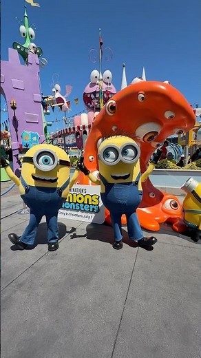 Meet James and Henry at Universal’s Mega Movie Summer! 🍌#universalstudios #minions #minion