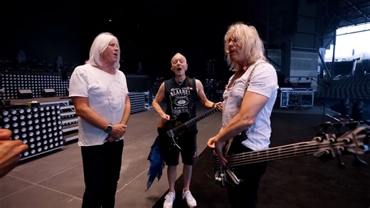 《中字》DEF LEPPARD威豹乐队2025年演唱会幕后花絮