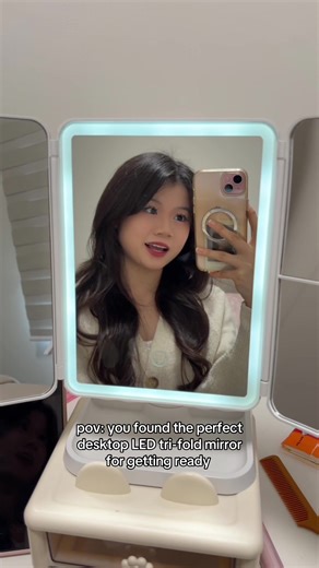Perfect Desktop LED Tri-Fold Mirror for Easy Makeup