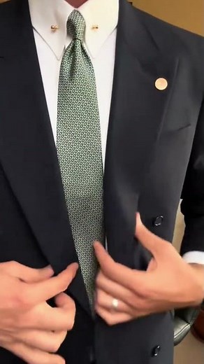 How to Wear a Tie Bar & Collar Bar: The ULTIMATE Guide to Shirt Collar Styling