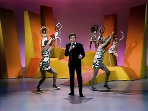Johnny Rivers - Baby I Need Your Lovin - 1967 (Subtitles PT/ENG)