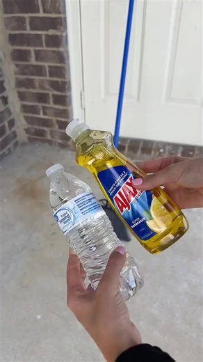 14K views · 77 reactions | #satisfyingvideo #asmrcleaning #soclean #cleaning | Amazingtips | Facebook