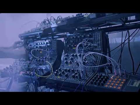 Hypnotikus - hypnotic analog live Techno w/Moog Mothership