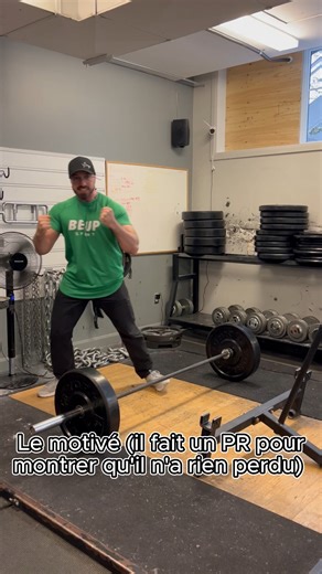 Bioptimal on Instagram: "Les types de clients qu'on voit au gym en début d'année💪 🏆Le "new year, new me", il arrive avec 101 résolutions et compte les garder 3 semaines! 🍗Celui qui a trop mangé de tourtière et qui veut absolument l'éliminer 🥇Le motivé, celui qui veut faire des PRs pour se prouver qu'il n'a rien perdu durant les Fêtes 👨‍🦯‍➡️Le revenant, celui que personne n'a vu depuis dessss mois 💆‍♂️Celui qui assume avoir trop mangé et qui n'est pas pressé de recommencer Celui qui dit to